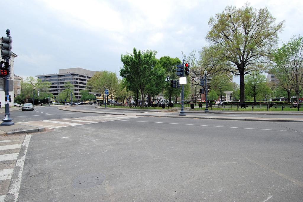 Bridgestreet At Woodward Building Washington