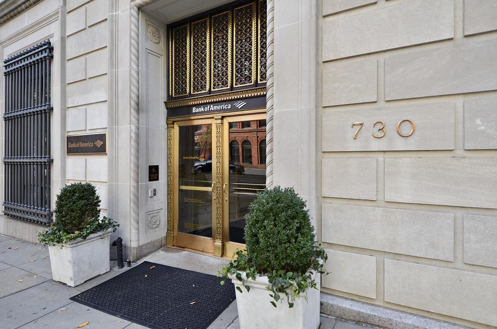 Bridgestreet At Woodward Building Washington